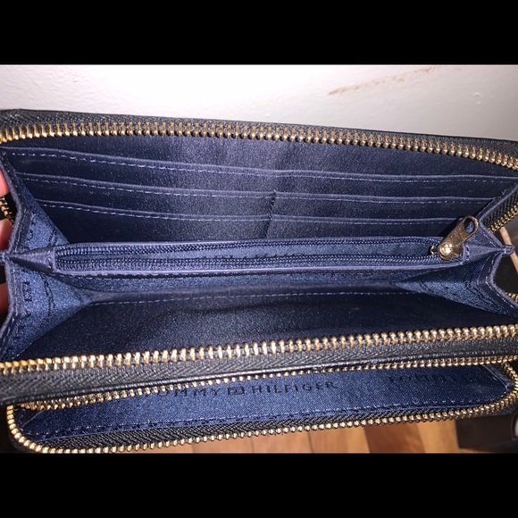 Tommy Hilfiger leather wallet - Picture 3 of 3